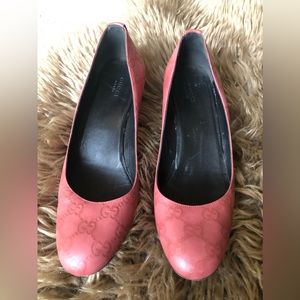 Round toe wedge shoes in mauvy color with Logo imprint on it